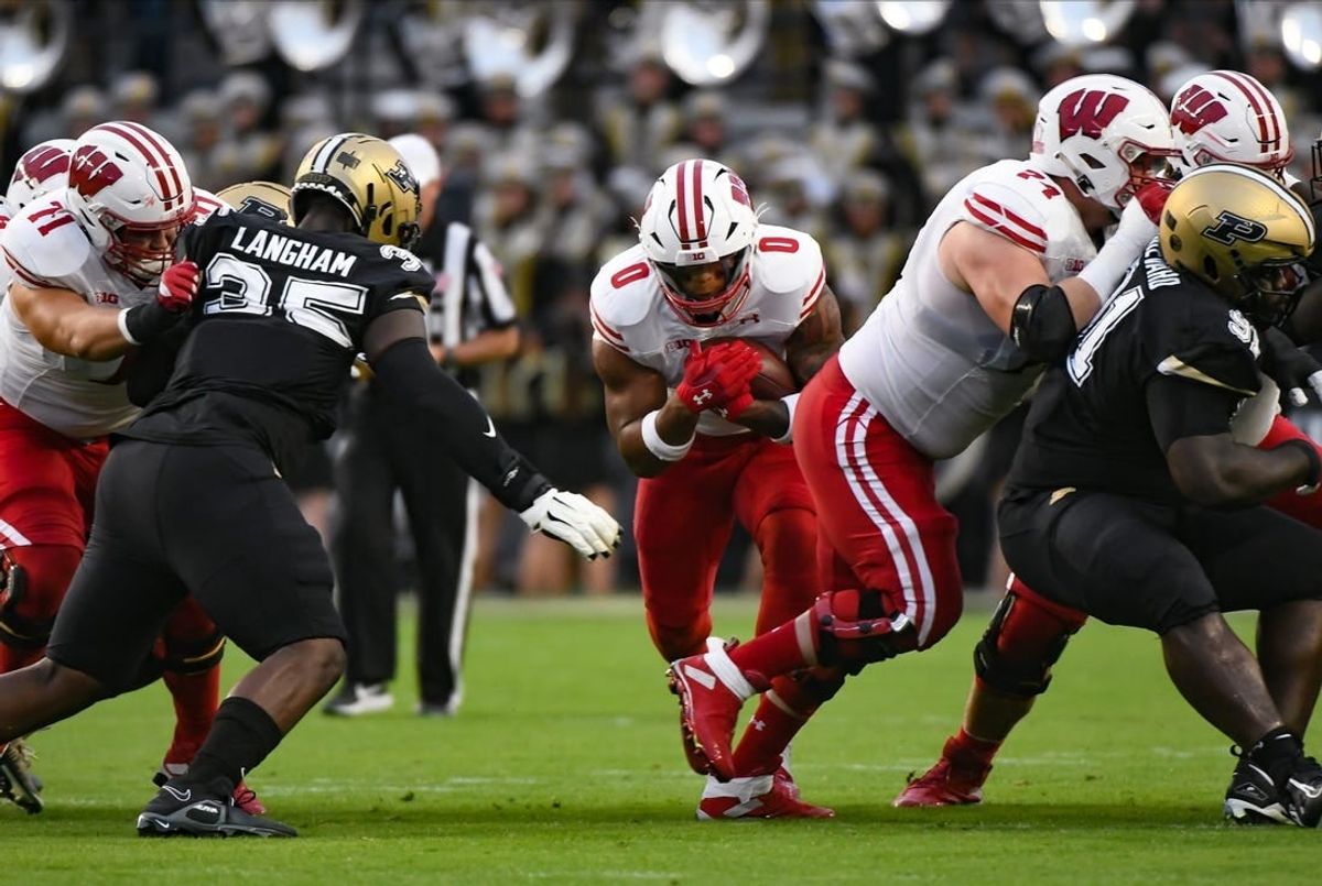 Wisconsin takes new-look backfield into meeting with Rutgers
