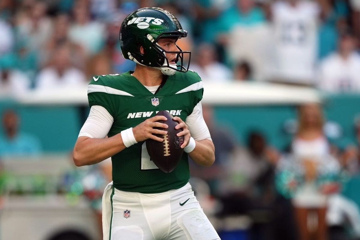 Reports: Broncos won't pick up QB Zach Wilson's option
