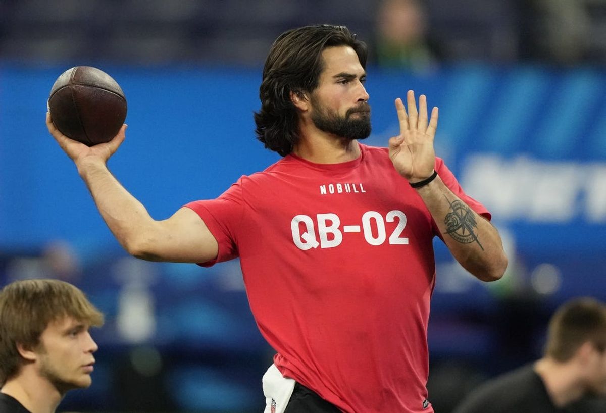 Reports: Commanders sign former Notre Dame QB Sam Hartman